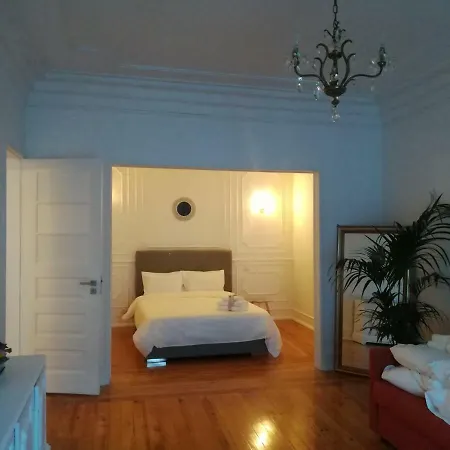 Central Palace Apartment *
