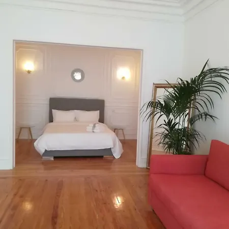 Central Palace Apartment
